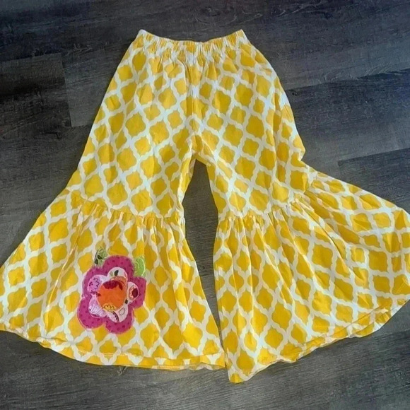 Jelly the pug size 4 yellow bell bottoms no stains good condition - Picture 1 of 4